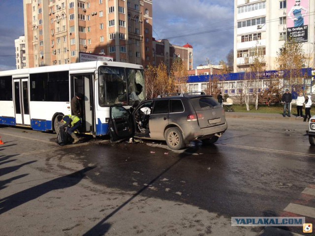 ДТП в Уфе. 2 ноября, перекресток Цюрупы - Кирова