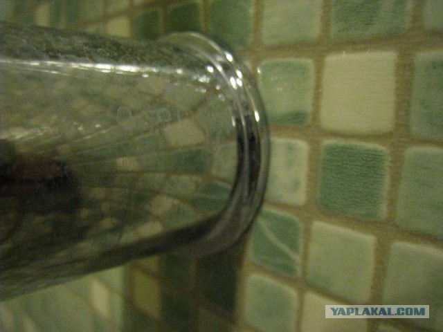 Отделка стен ванной в щитовом доме линолеумом - быстро, надежно, и недорого!