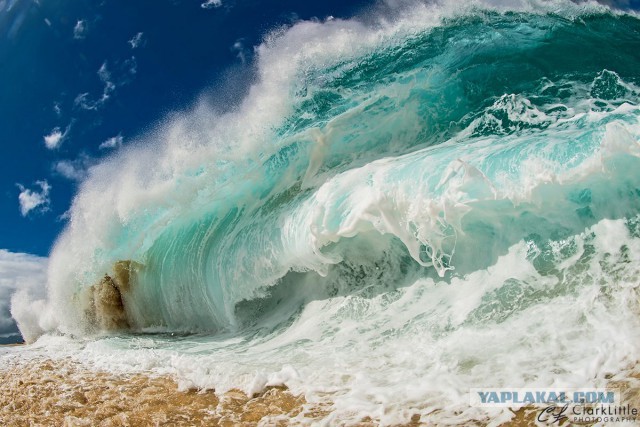 Как фотографы снимают гигантские волны на пляже
