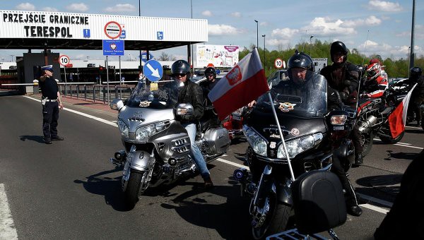 Мотоциклисты Польши протестуют