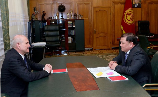 Бишкек попросил посла России защитить киргизов после протестов в Якутии
