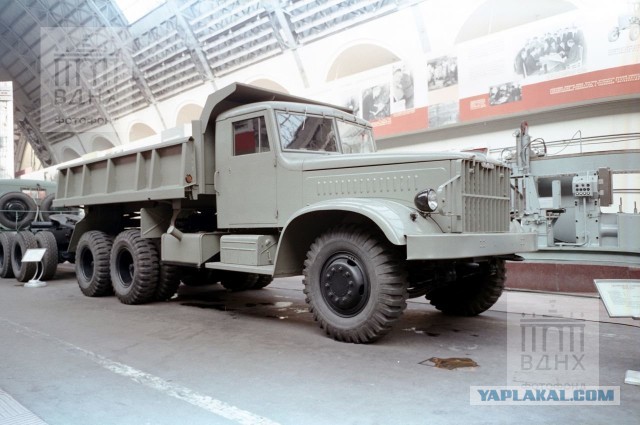 Выставка новых советских автомобилей 1961 года — редкие фото из архива ВДНХ