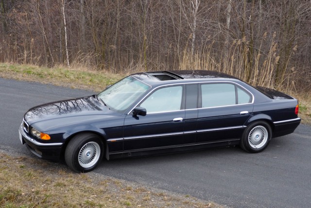 BMW 7 series L7. Дверь в мир эксклюзива и роскоши