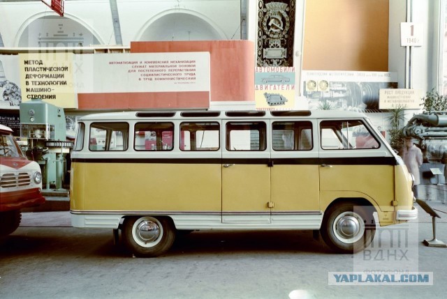 Выставка новых советских автомобилей 1961 года — редкие фото из архива ВДНХ