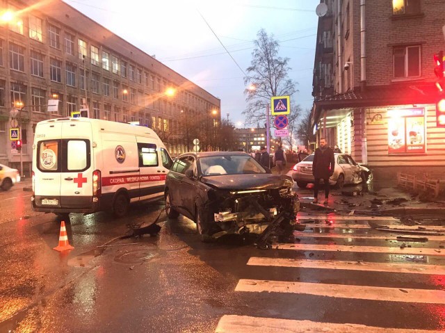 Прямо "неожиданное" ДТП в Петербурге