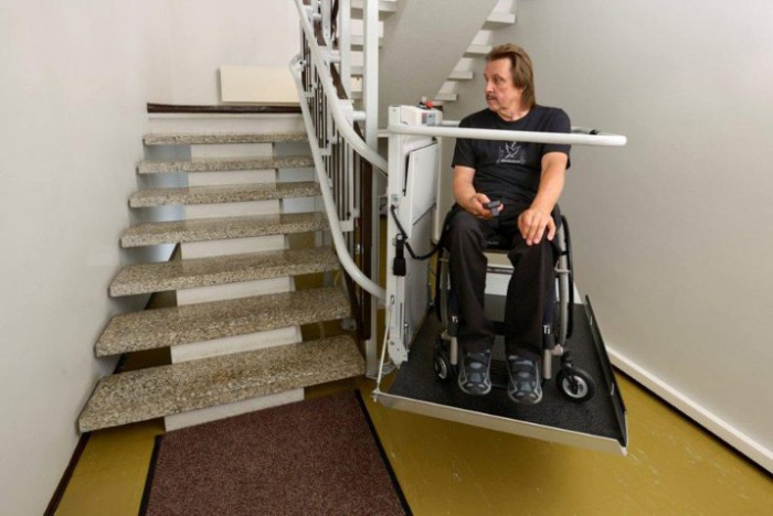 В Уфе инвалид-колясочник снял видео о доступности одной из поликлиник города
