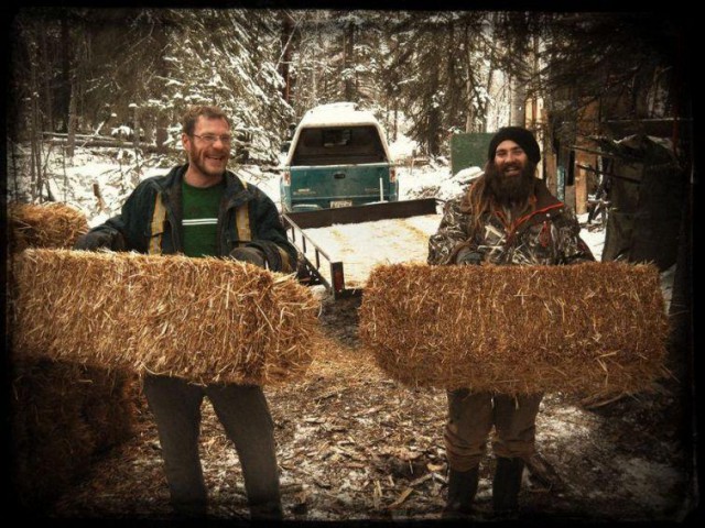 Берлога из старого грузовика