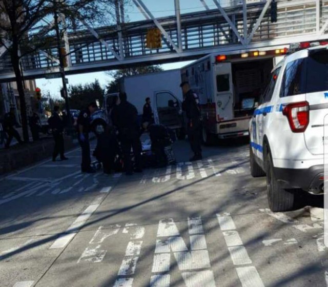 На Манхэттене грузовик врезался в группу велосипедистов. Слышались выстрелы
