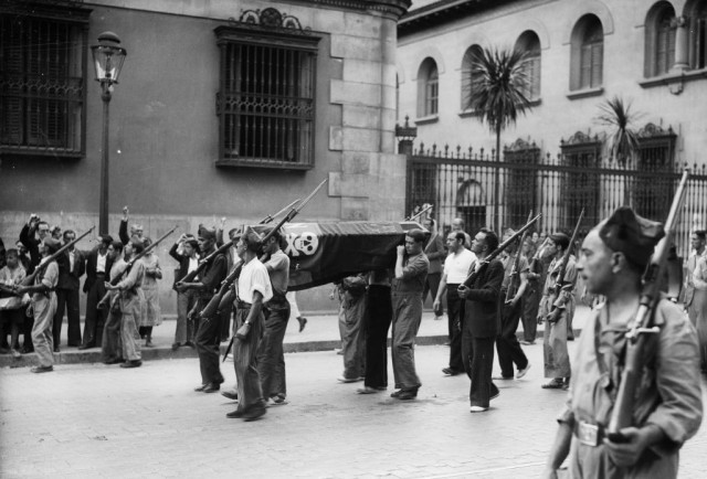 Самым подлым, трусливым и лицемерным способом английские правящие классы отдали Испанию Франко и нацистам