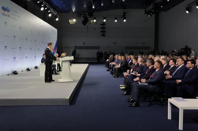 Дмитрий Медведев призвал изменить подход к оценке бедности