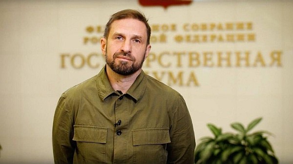 Депутат Кузнецов предлагает отдавать русских детей в Чечню.