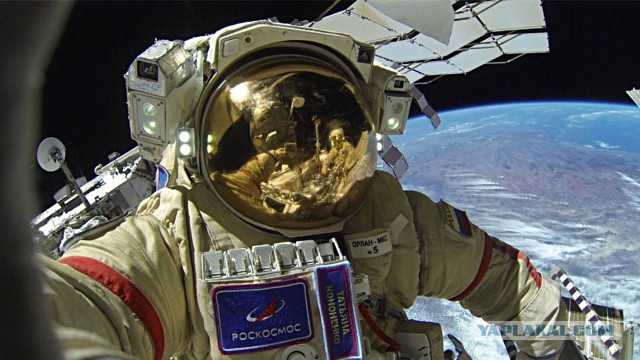 Самое фантастическое селфи на данный момент - снимок самарского космонавта  в открытом космосе.