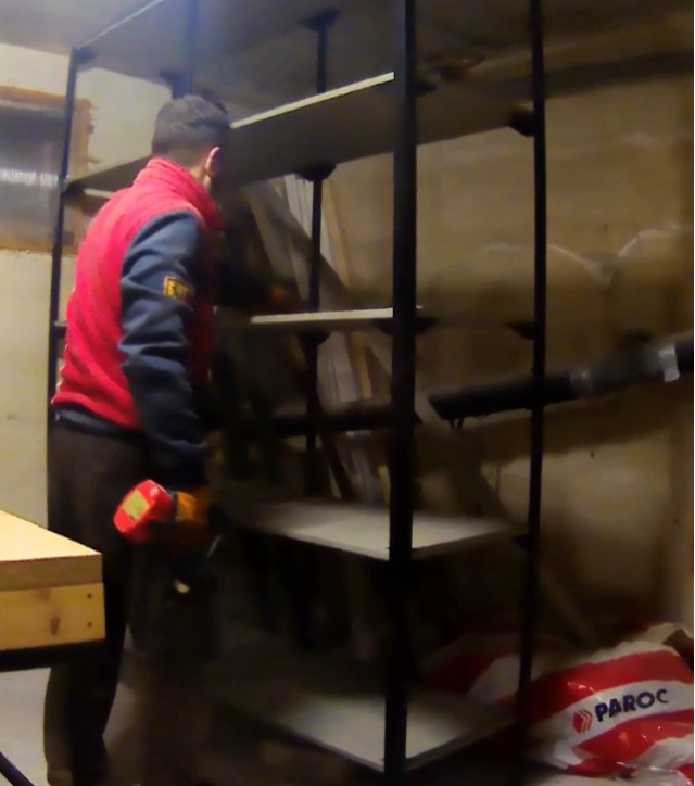 Обустройство мастерской в подвальном гараже