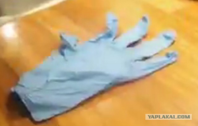 Игрушка из резиновой перчатки