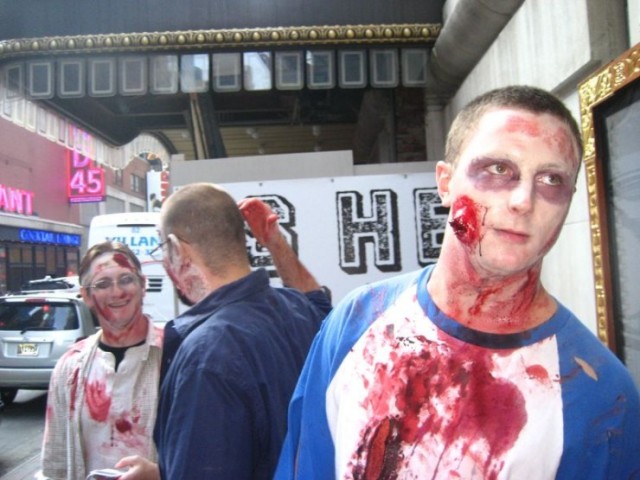 флеш-моб: Зомби на улицах Нью-Йорка