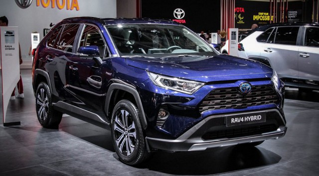 Новая Toyota RAV4: японцы приготовили маленькую сенсацию