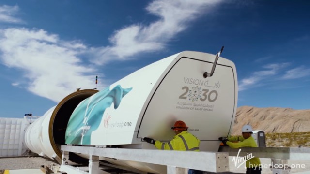 Hyperloop успешно прошел первые испытания: первая поездка вакуумного поезда