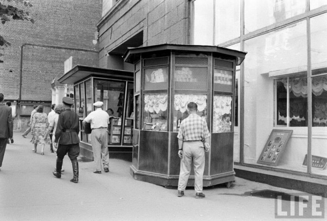 1960 год в витринах московских магазинов