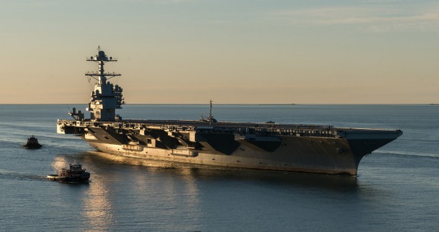 Деньги на воду: ВМС США приняли на вооружение авианосец за $13 млрд