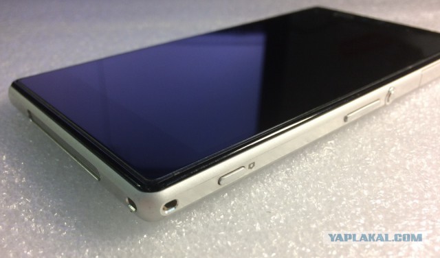 Телефон Xperia Z1