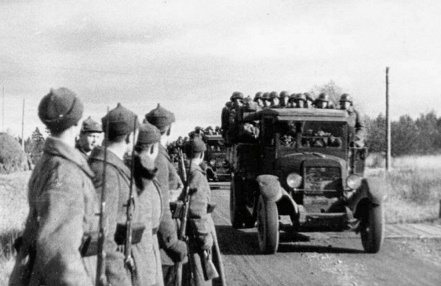 Присоединение Прибалтики к СССР в 1940 году в фотографиях