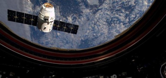 Американцы мешали космонавтам заделать пробоину в МКС