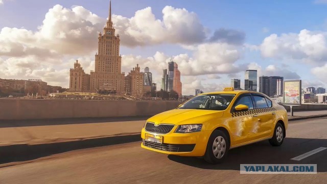 В Москве таксист не пропустил скорую и угрожал ее водителю ножом