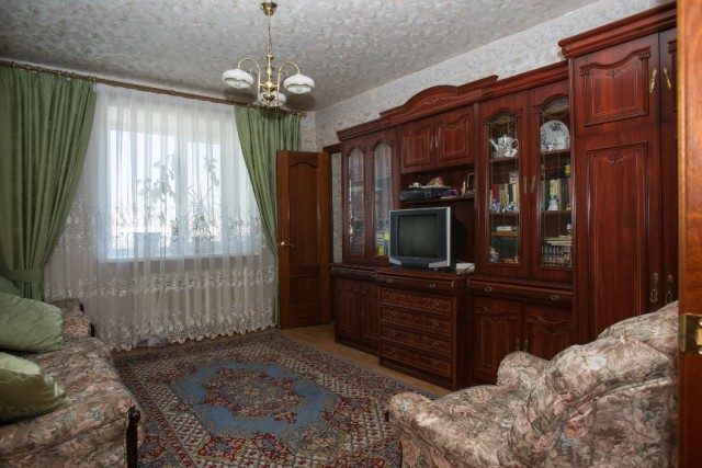 Продам 4-ком квартиру в г. Нефтекамск, 145м2.