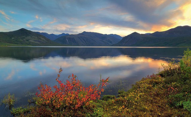 Озеро Джека Лондона: где находится один из красивейших водоемов России