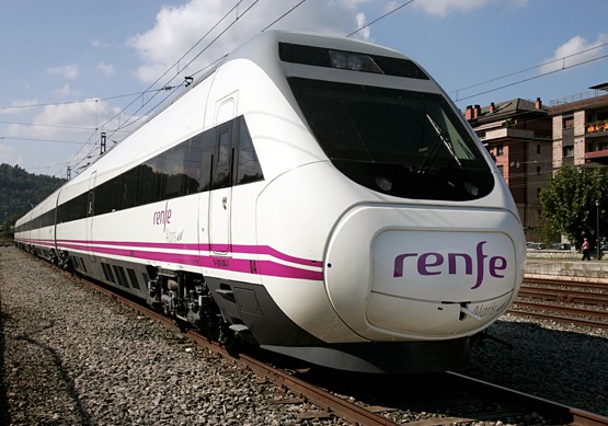 В Испании машинист остановил поезд на полдороге из-за окончания рабочего дня
