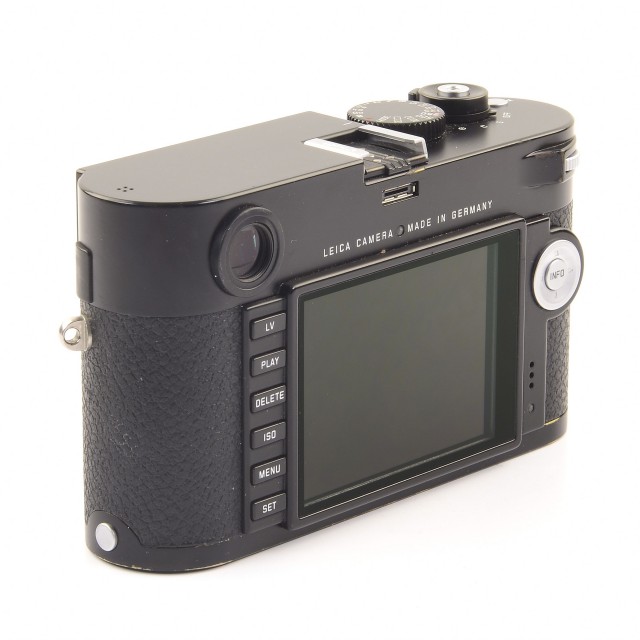 Фотокамеру "Зенит" в новом исполнении начали продавать в розницу за 460 тыс. рублей