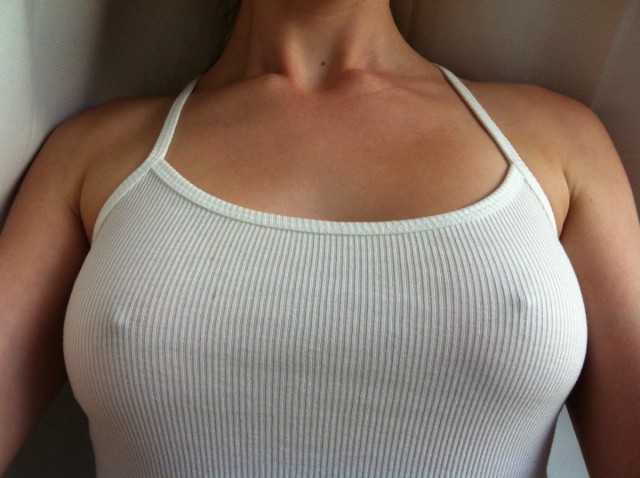 Женская грудь отпугивает прохожих от оказания первой помощи