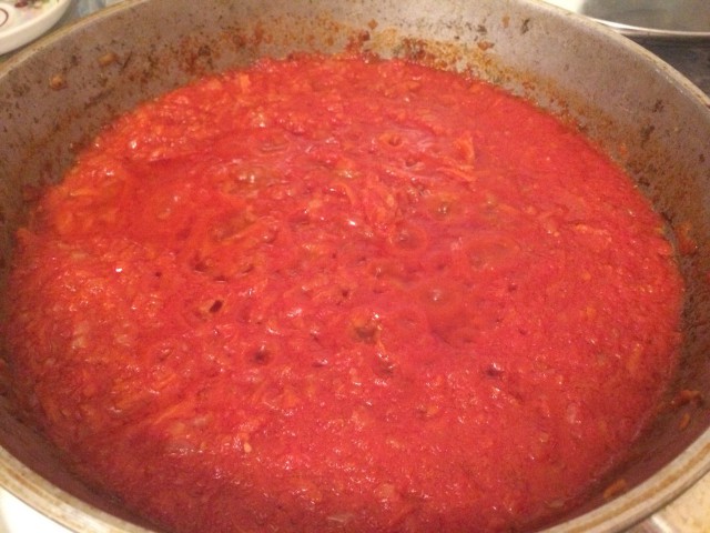 Рубец в томатном соусе.