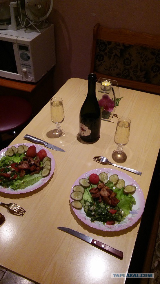 Приготовил жене романтический ужин...