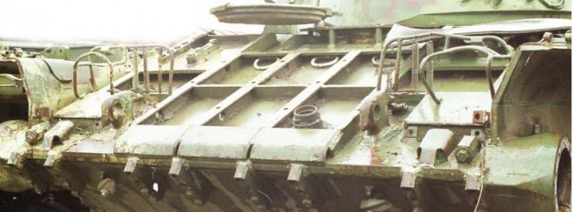 Как "кирпичики" защищают танк?