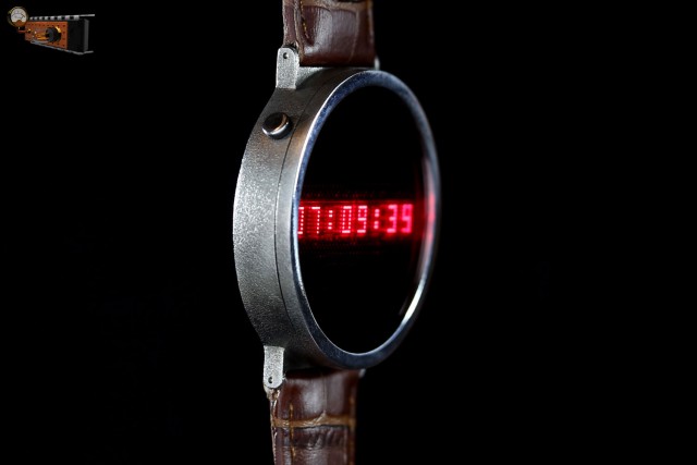 Наручные часы в стиле советской "Электроники"