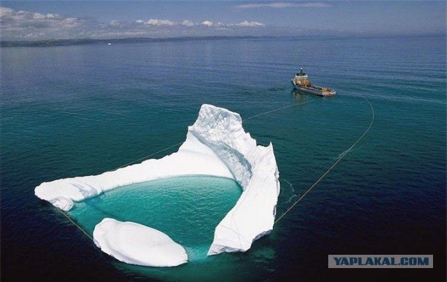 Как убирают айсберги с пути
