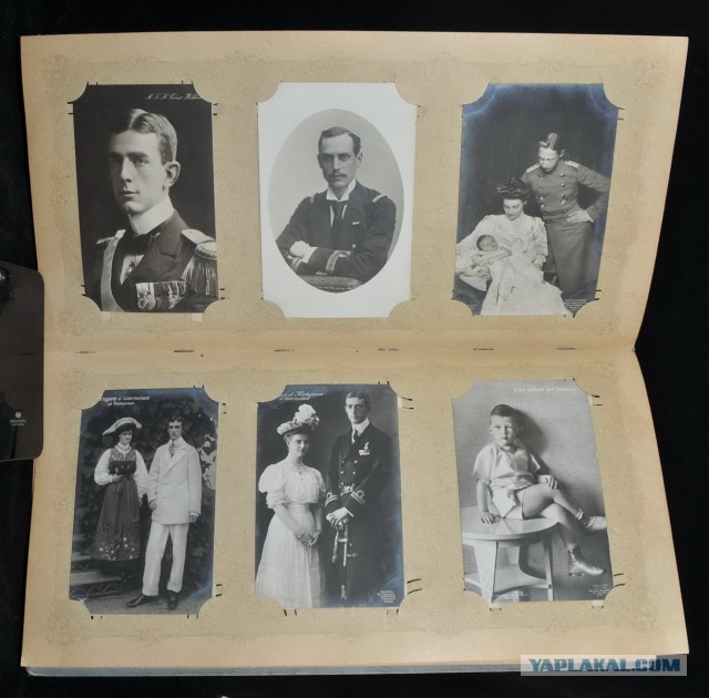 Уникальный альбом с фотографиями царской семьи.