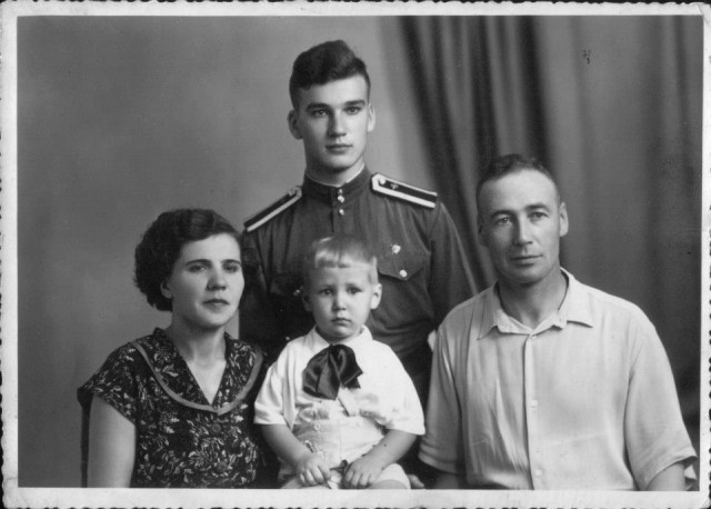 В Подмосковье умер Станислав Петров — советский офицер, предотвративший ядерную войну.