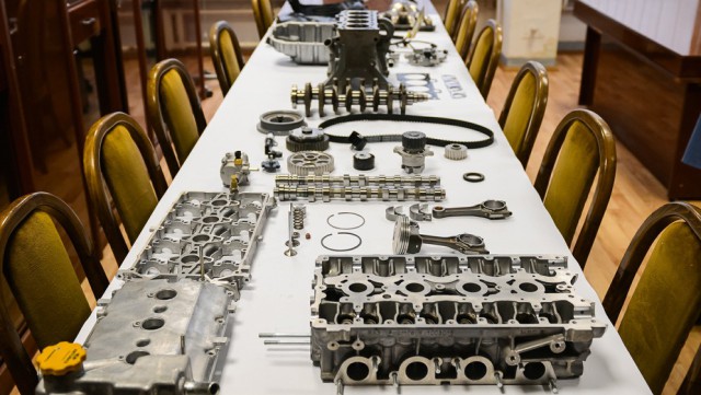 Как устроен двигатель ВАЗ 1,8: английские технологии и русское упорство