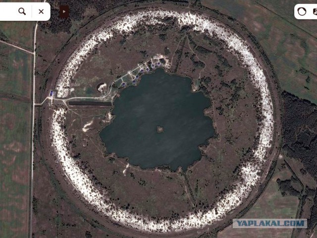 Для чего в Гомельской области  построено озеро?