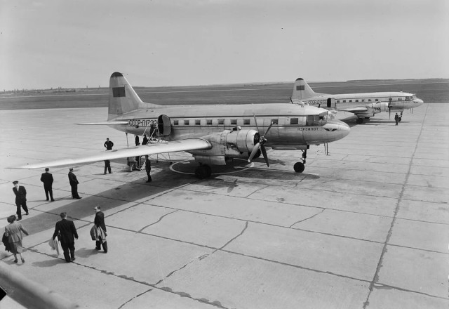 1950. Самолётом во Владивосток: 10 посадок, 2 ночёвки