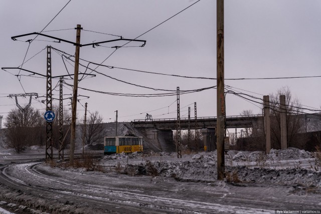 В чёрном-чёрном городе