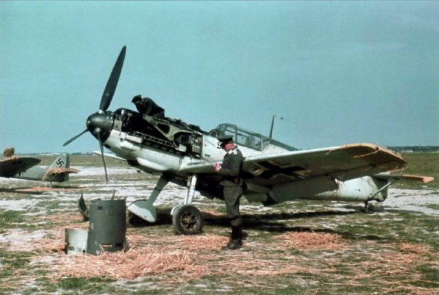 «Мессершмитт» Bf 109 в сравнениях...