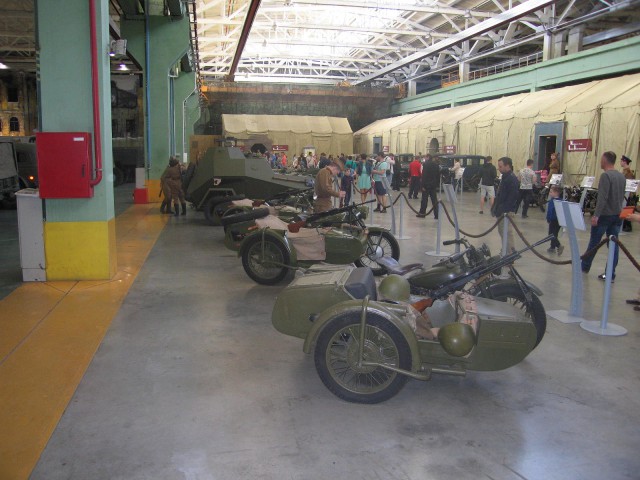 Выставка военных автомобилей. ПО "Ленрезерв", СПб.