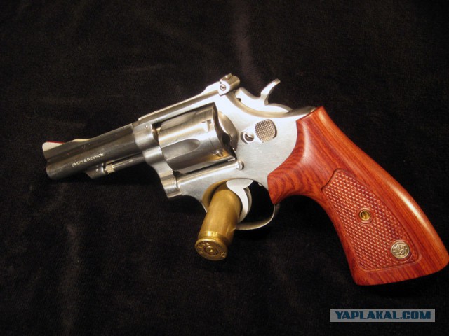 Револьвер Smith & Wesson