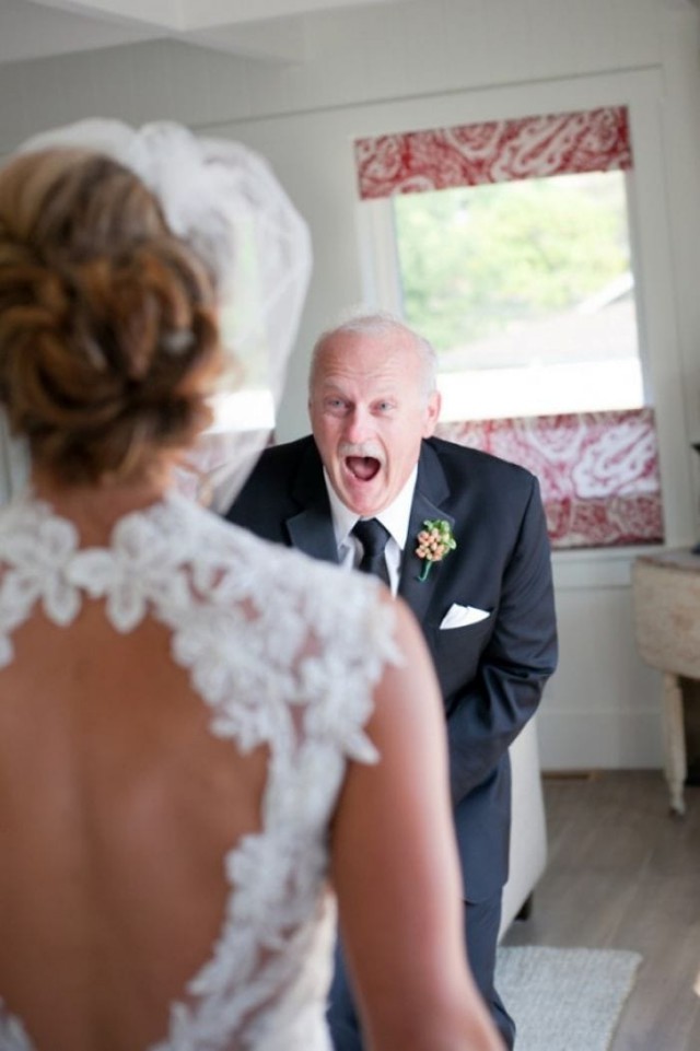 Непередаваемые эмоции, когда отцы впервые увидели своих дочерей в свадебных платьях