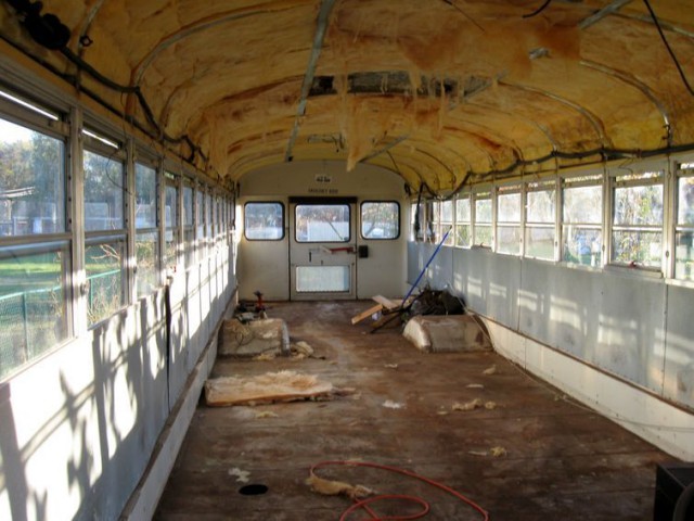 Школьный автобус в отличный дом на колесах