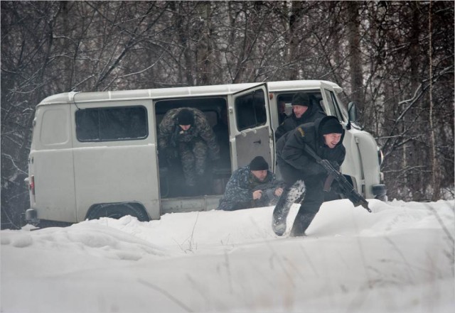 Настоящие мужчины на учениях ОМСН