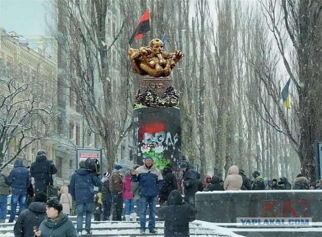 Во Львове открыли памятник героям Западно-украинской Народной Республики и Украинской Галицкой Армии